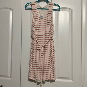 Sleeveless maternity dress